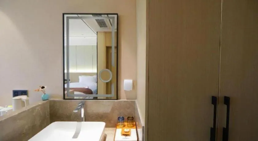 Gya Hotel Jurong England International