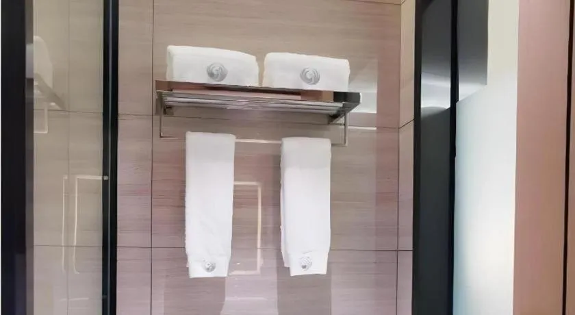 Gya Hotel Jurong England International