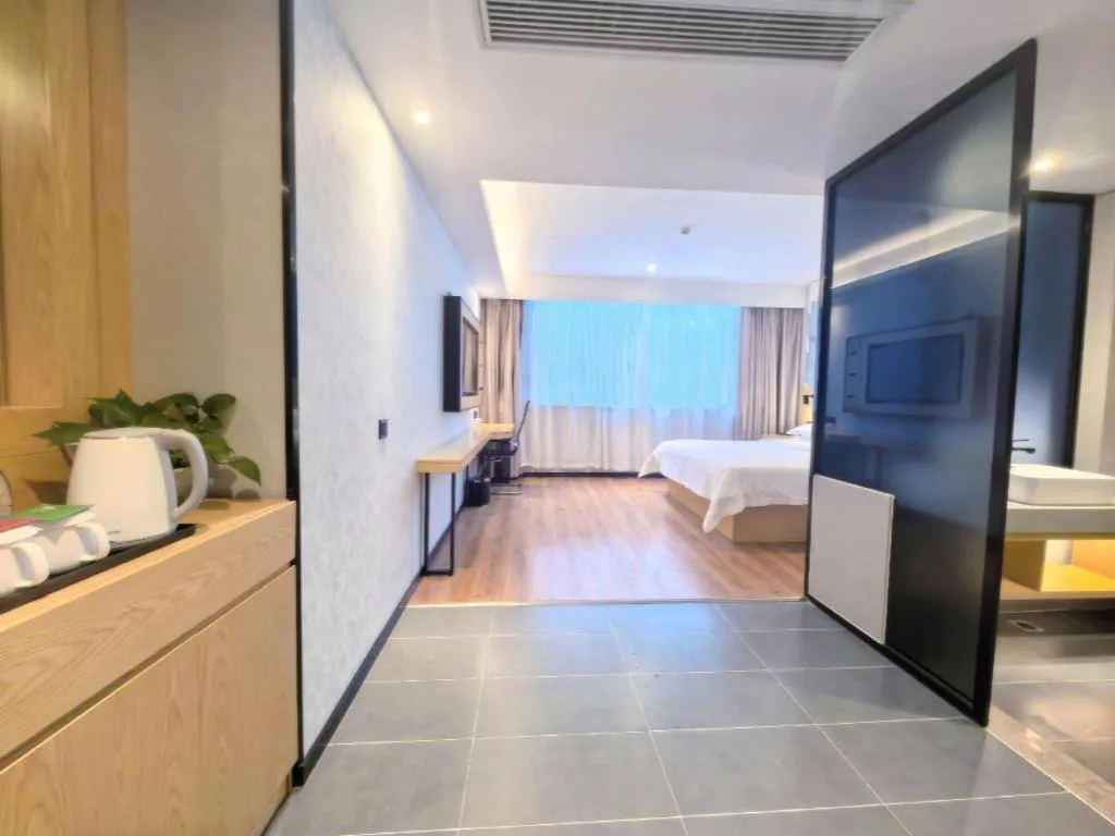 Bed in GreenTree Inn Ganzhou Gan County Bus Station