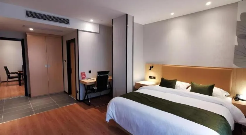 Bed in GreenTree Inn Ganzhou Gan County Bus Station