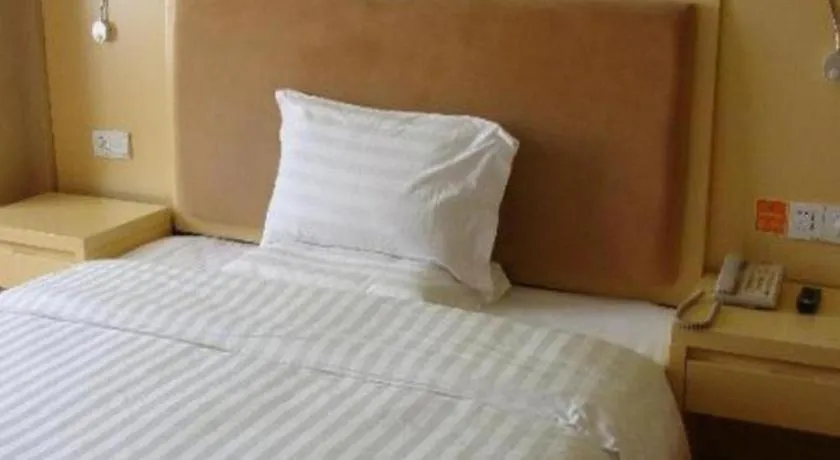 Bed in 7 Days Inn Zoucheng Chengqian East Road Yiwu Trade Market