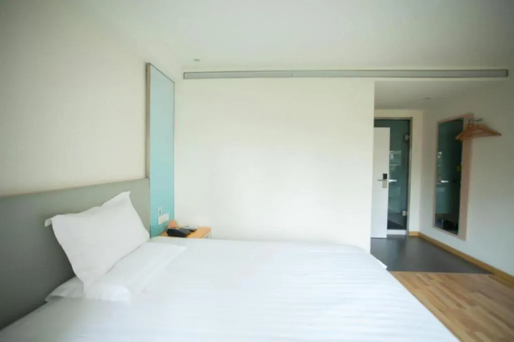 Bed in 7 Days Inn Harbin West Railway Station