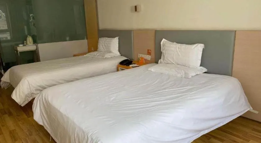 Bed in 7 Days Inn Harbin West Railway Station