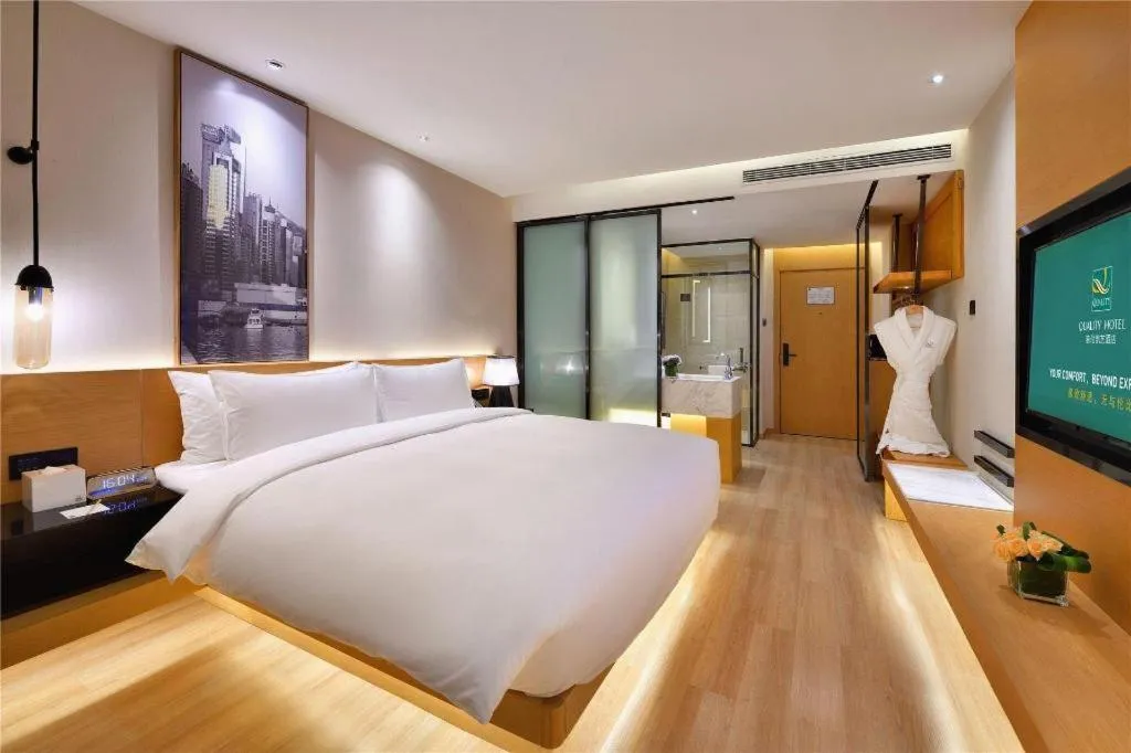 Bed in Quality Hotel Chengdu