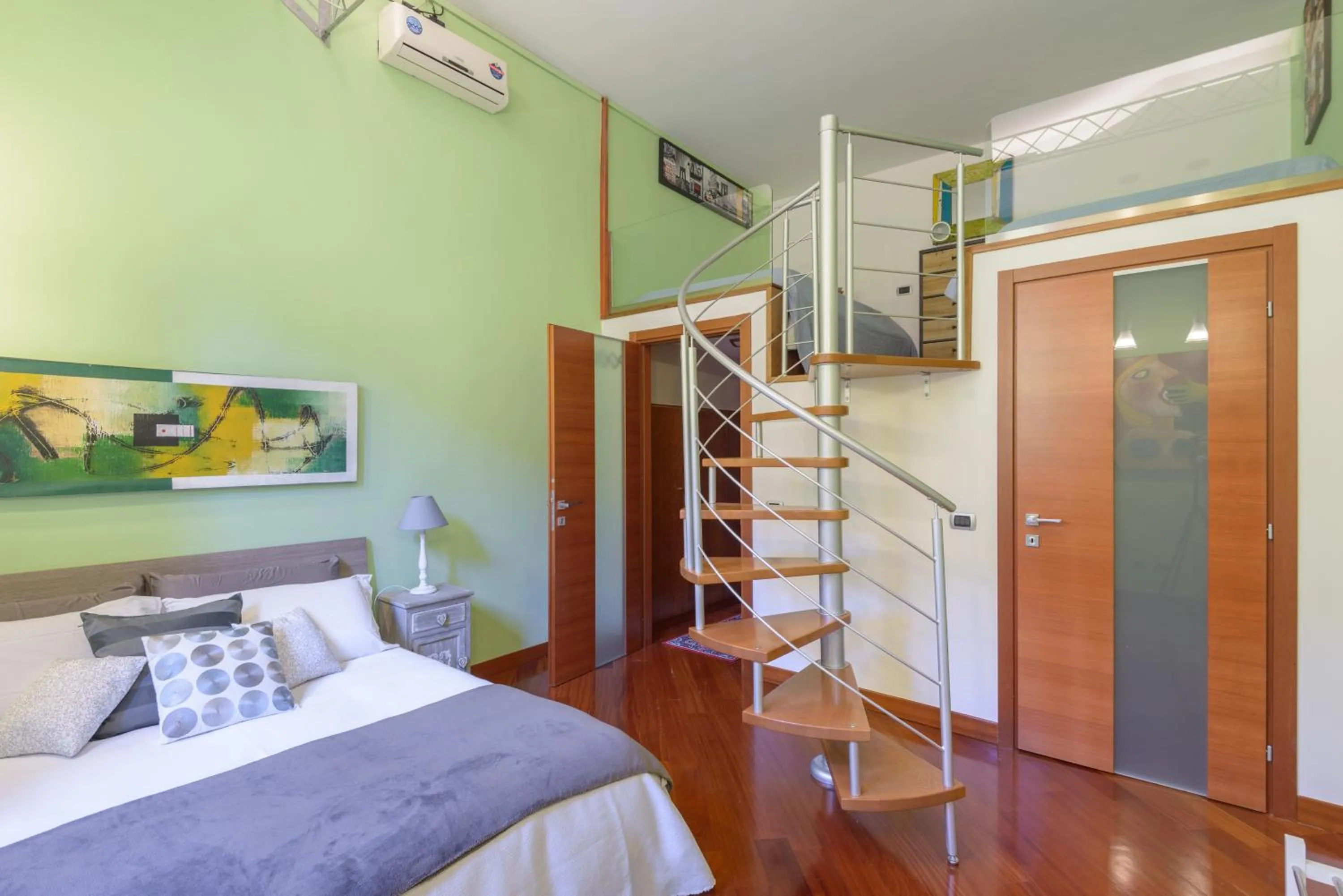 Bed in Rome Guest House Saint Peter