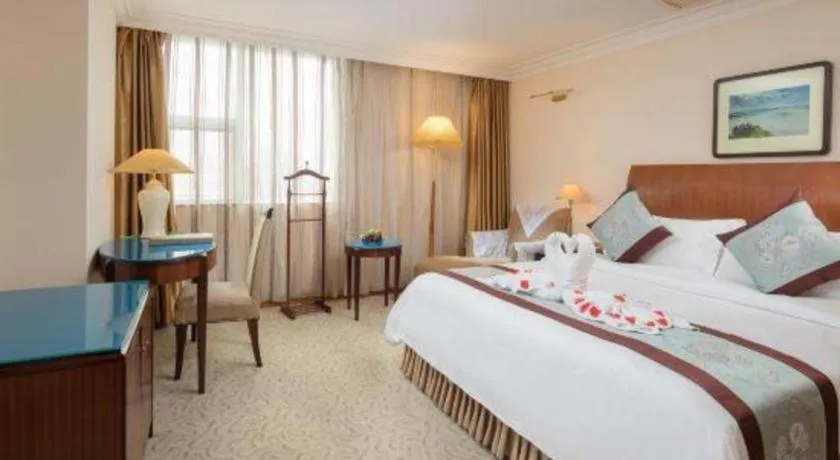 Bed in Xinyuan Hot Spring Hotel