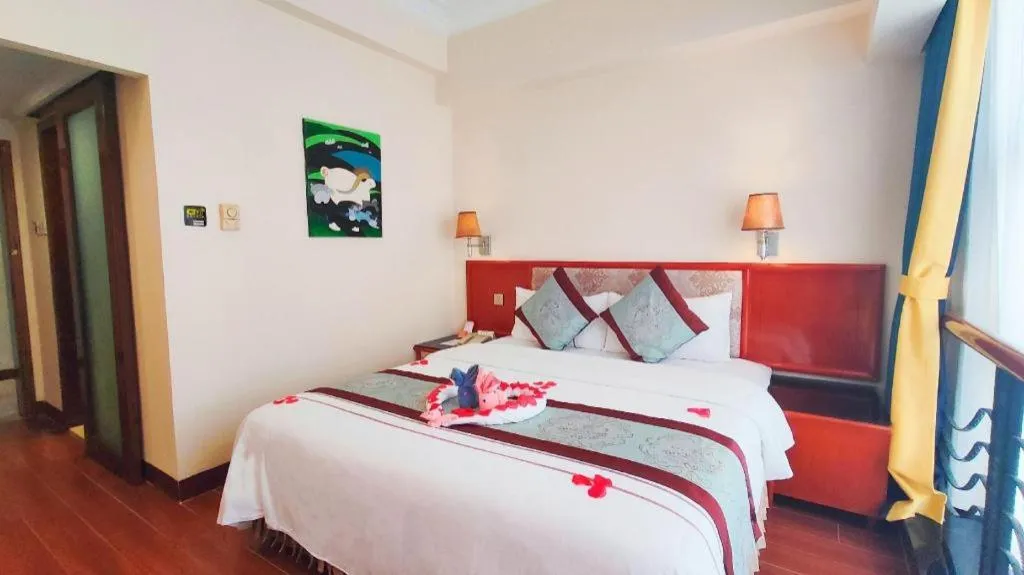 Bed in Xinyuan Hot Spring Hotel