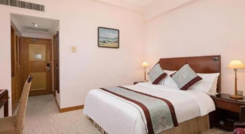 Bed in Xinyuan Hot Spring Hotel