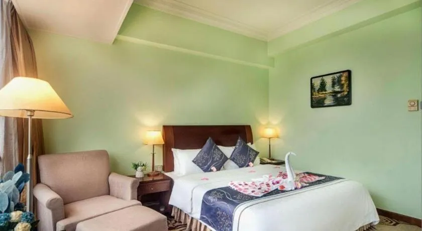 Bed in Xinyuan Hot Spring Hotel