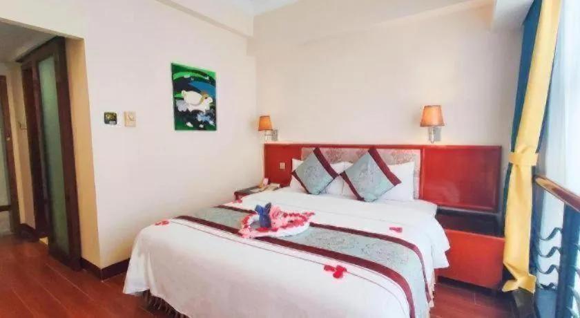 Bed in Xinyuan Hot Spring Hotel