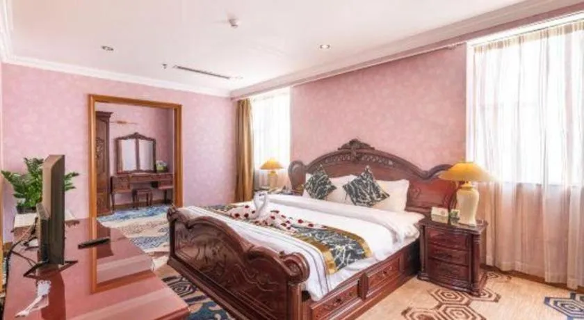 Bed in Xinyuan Hot Spring Hotel