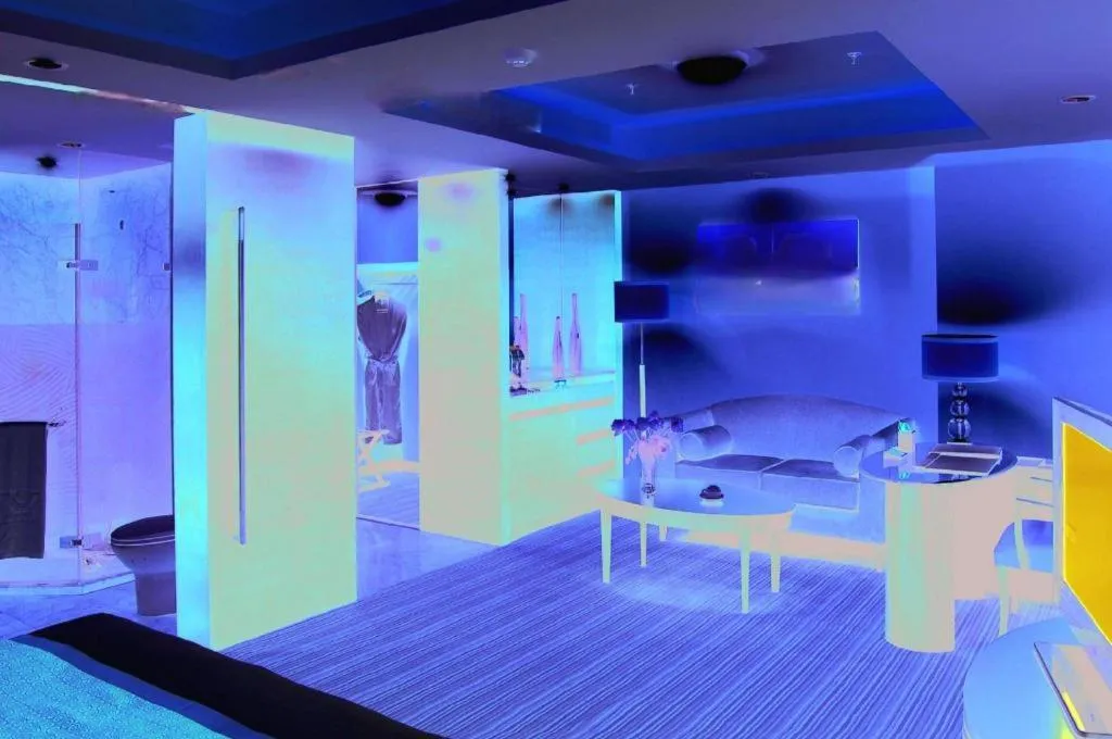 Bed in Dalian Liangyun Hotel