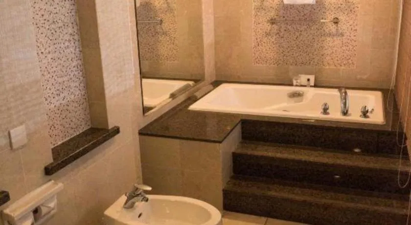 Dongguan MCB Lake Hotel