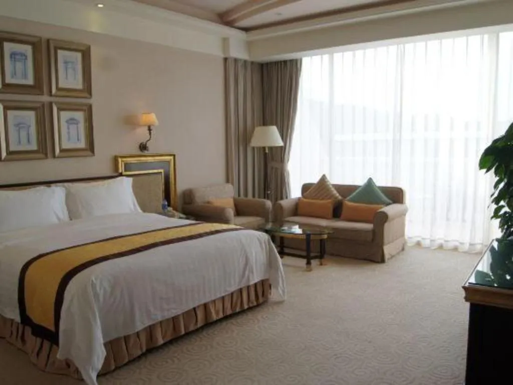 Bed in Dongguan MCB Lake Hotel