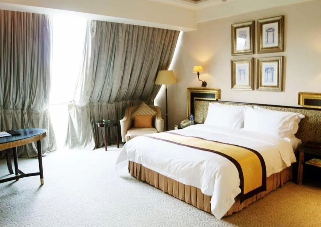 Bed in Dongguan MCB Lake Hotel