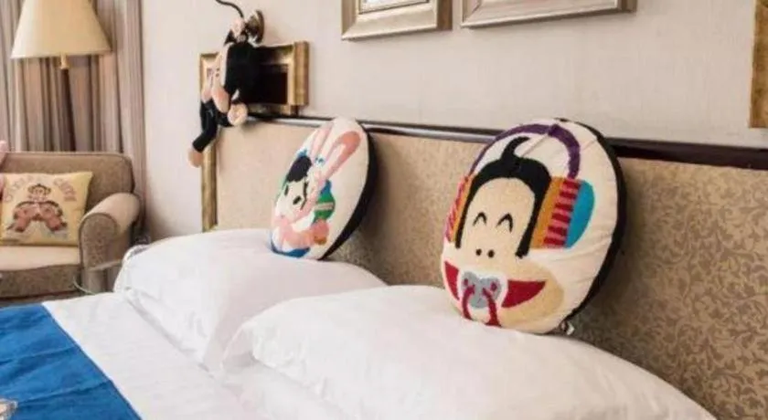 Bed in Dongguan MCB Lake Hotel