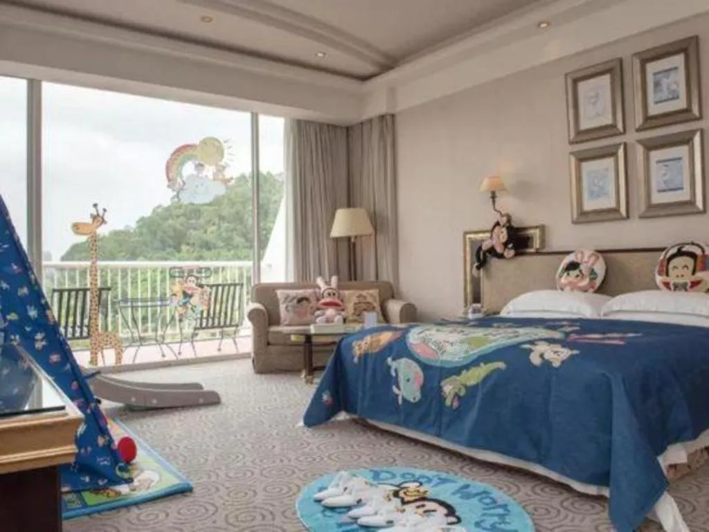 Bed in Dongguan MCB Lake Hotel