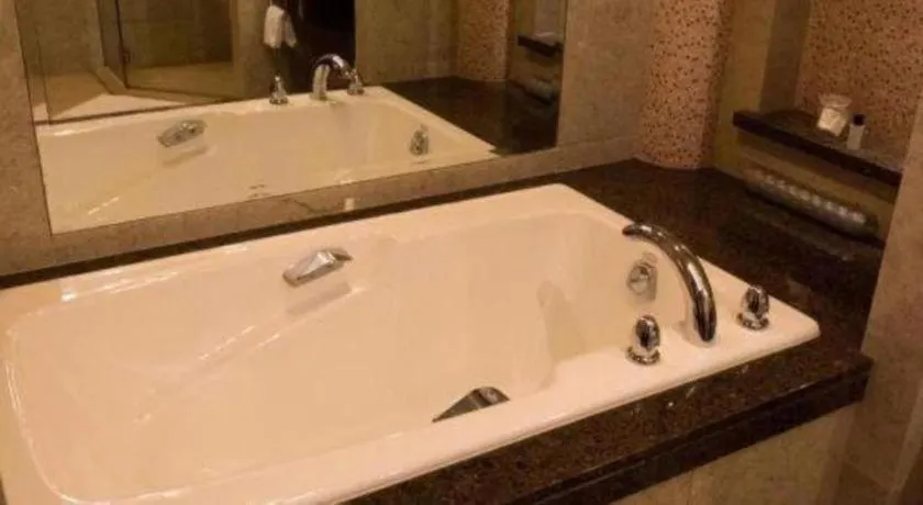 Dongguan MCB Lake Hotel