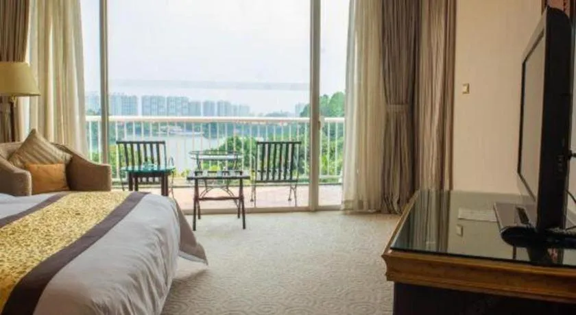 Bed in Dongguan MCB Lake Hotel