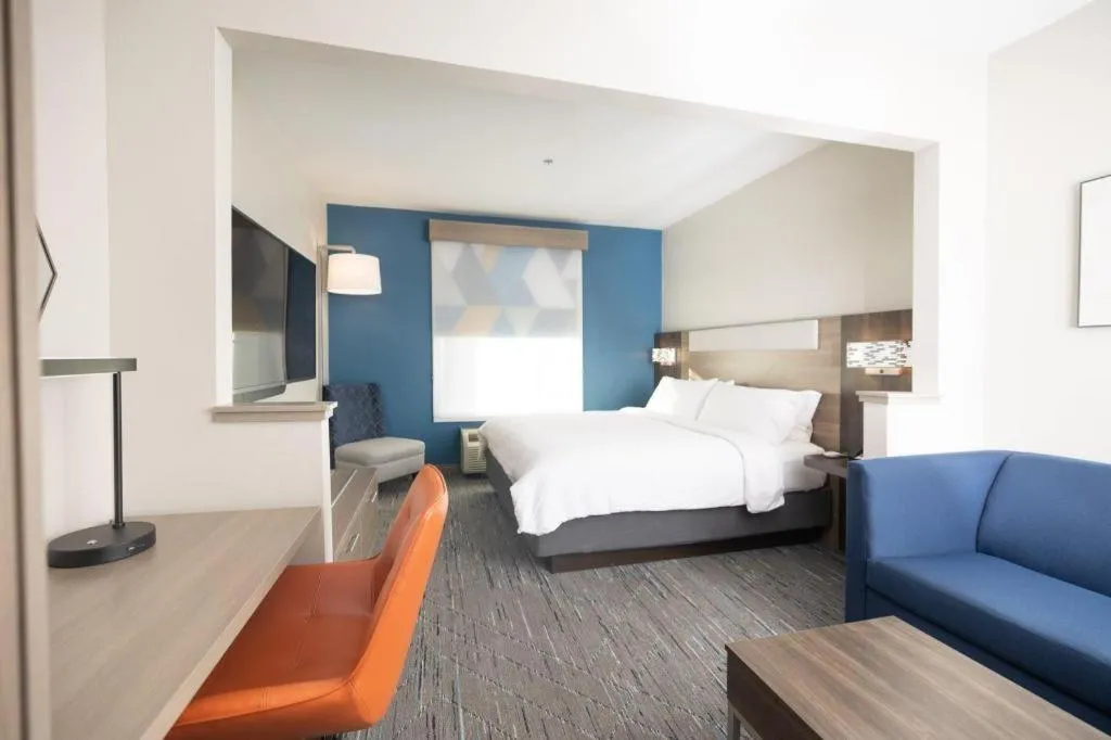 Bed in Holiday Inn Express Frackville Hotel By IHG