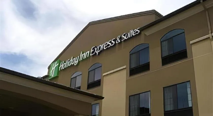 Holiday Inn Express Hotel & Suites Grand Island By IHG