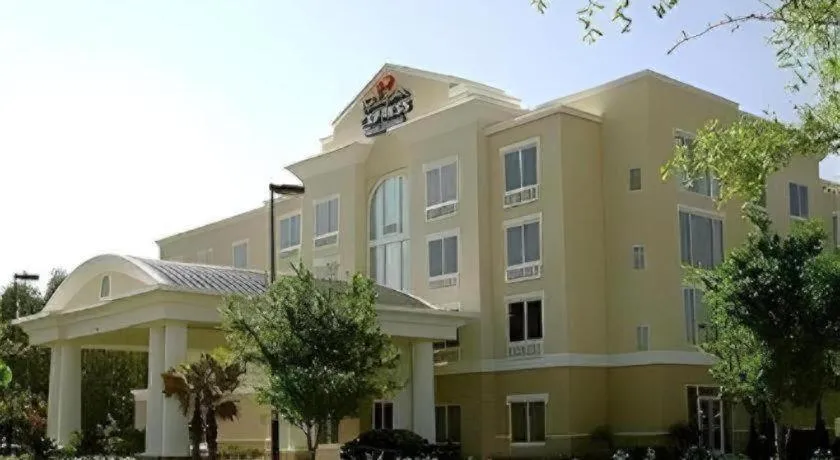Holiday Inn Express Hotel & Suites Grand Island By IHG