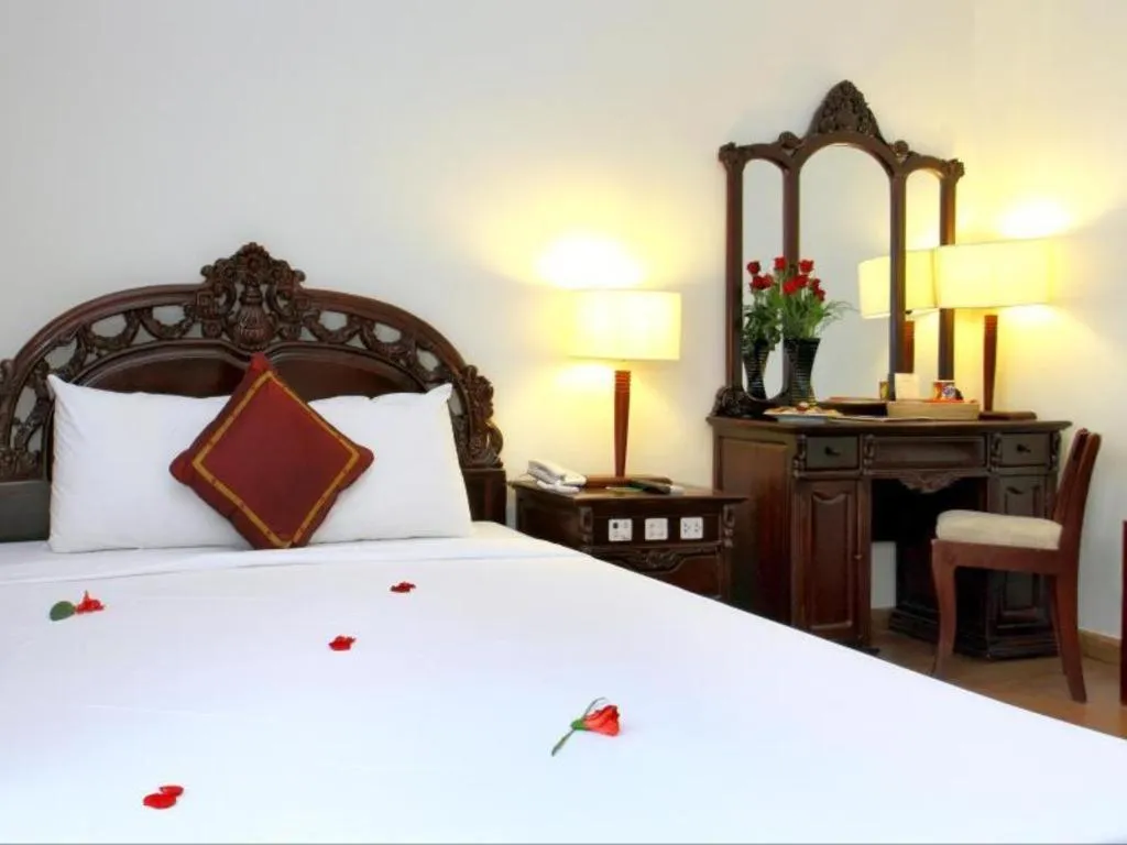 Bed in Hoi An Lantern Hotel