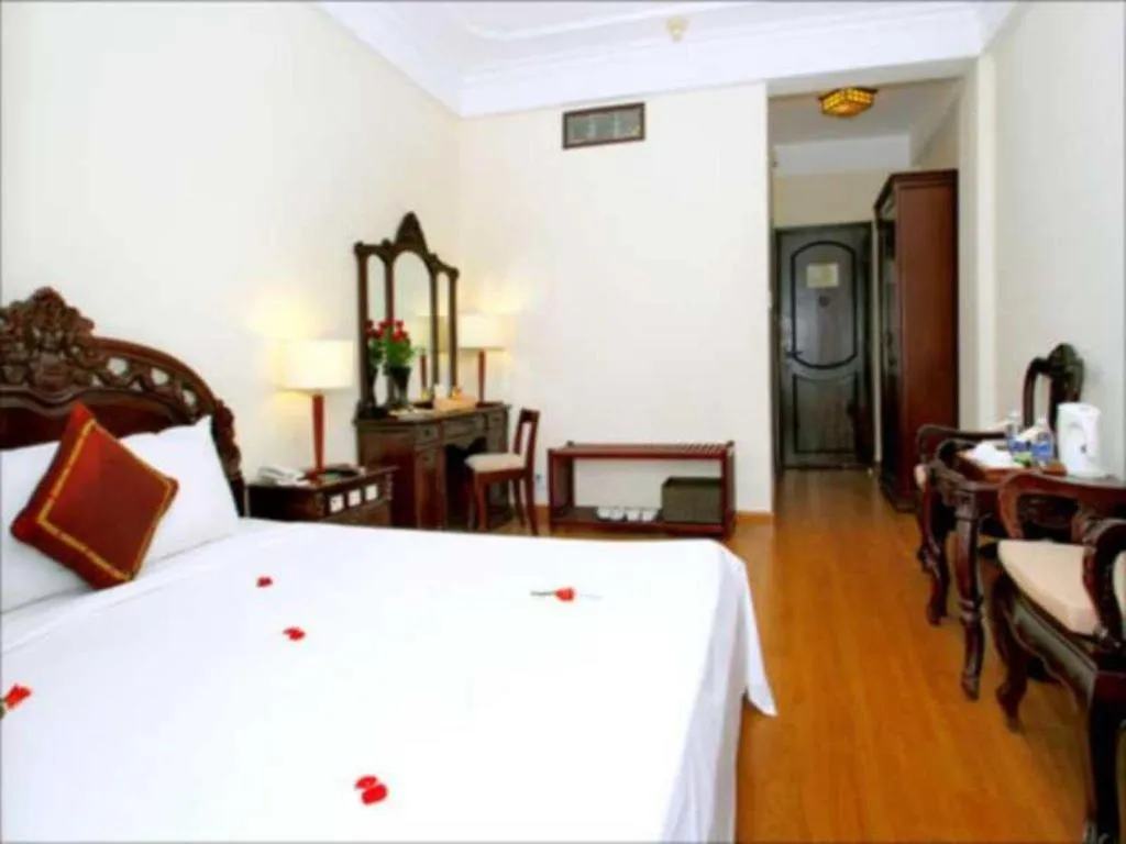 Bed in Hoi An Lantern Hotel