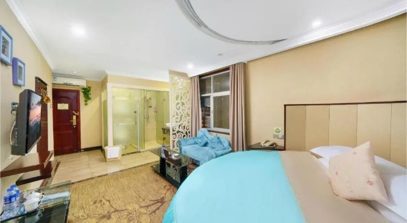 Bed in Sun Island Holiday Hotel