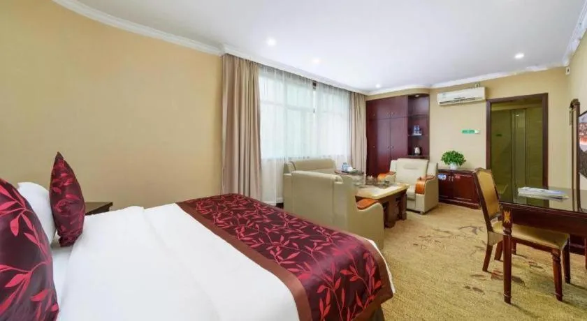 Bed in Sun Island Holiday Hotel