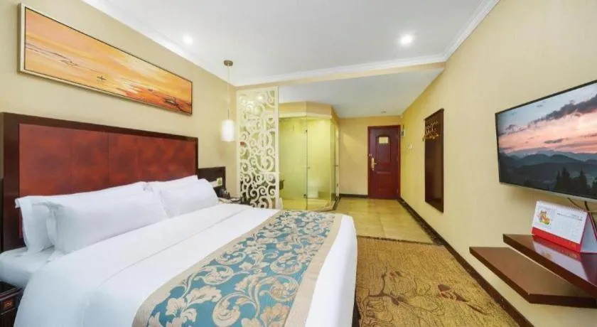 Bed in Sun Island Holiday Hotel