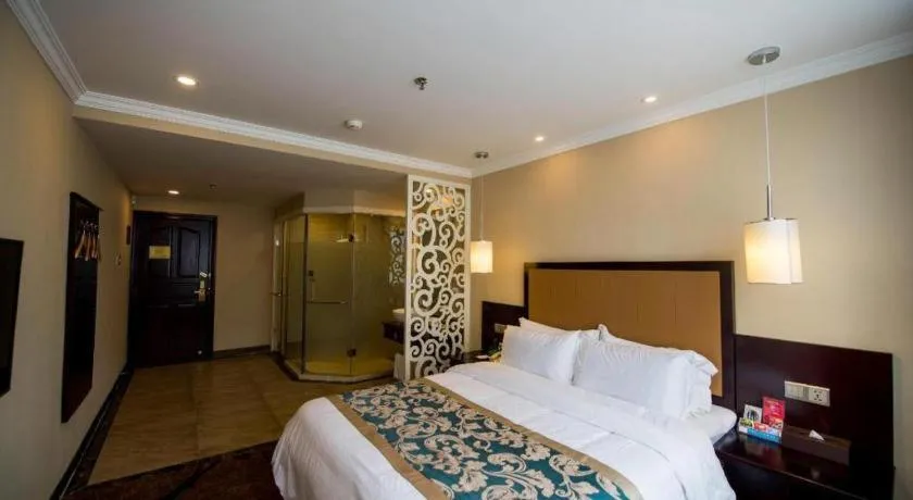 Bed in Sun Island Holiday Hotel