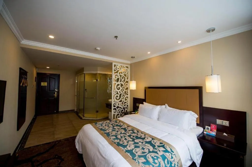 Bed in Sun Island Holiday Hotel