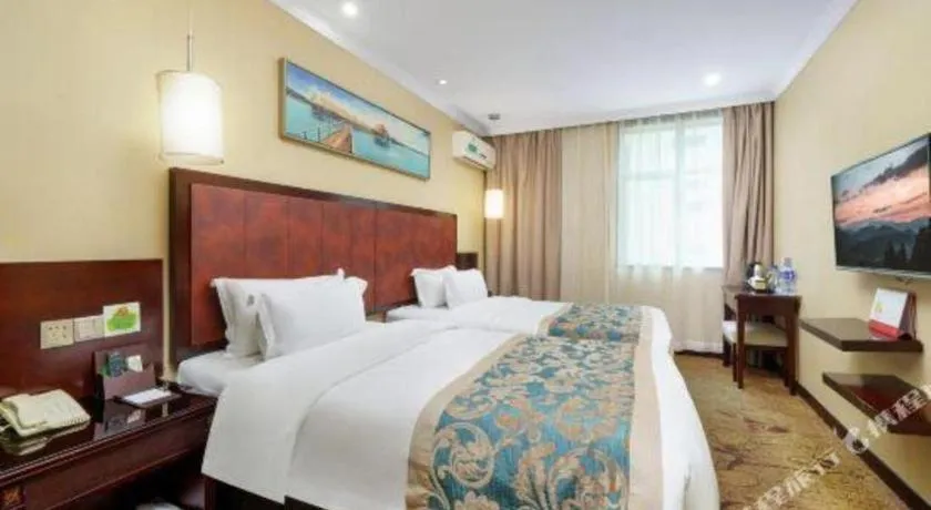 Bed in Sun Island Holiday Hotel