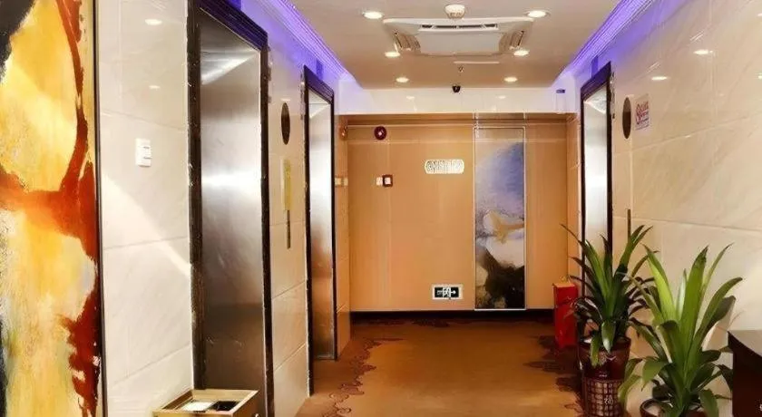 Sun Island Holiday Hotel