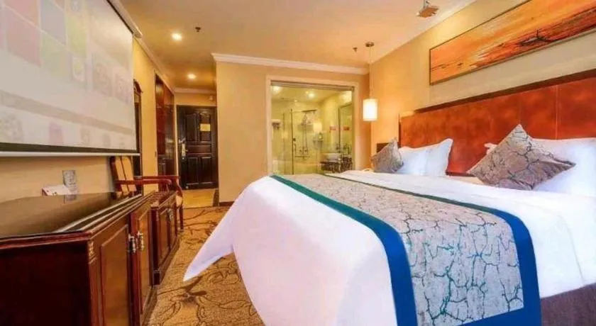 Bed in Sun Island Holiday Hotel