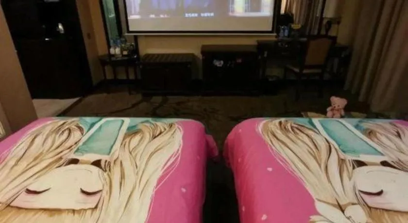 Bed in Sun Island Holiday Hotel