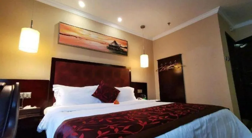 Bed in Sun Island Holiday Hotel