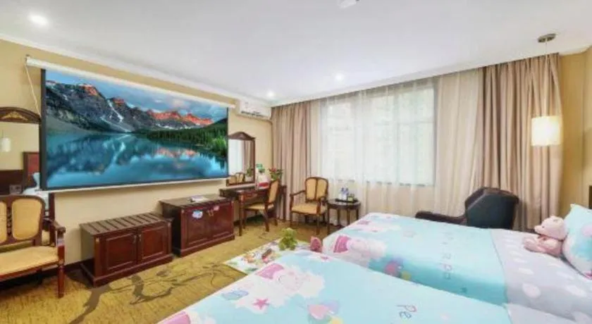 Bed in Sun Island Holiday Hotel