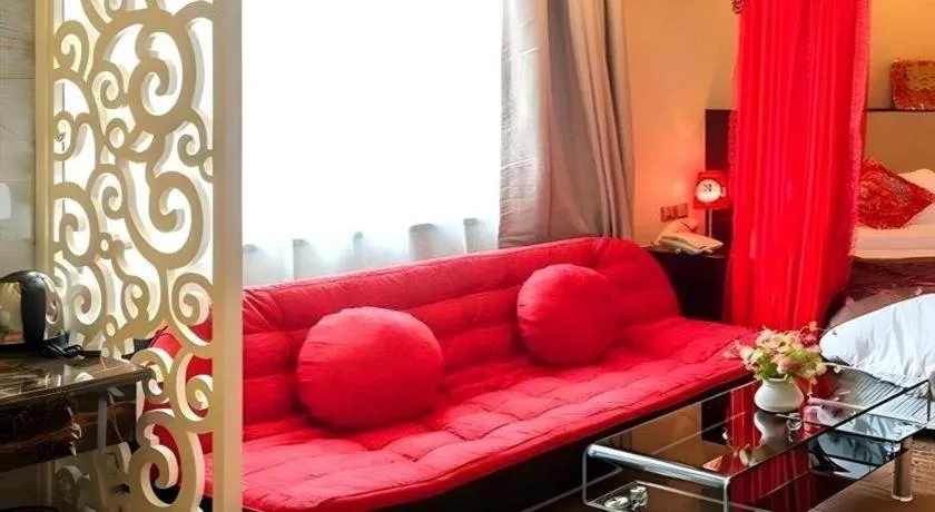 Bed in Sun Island Holiday Hotel