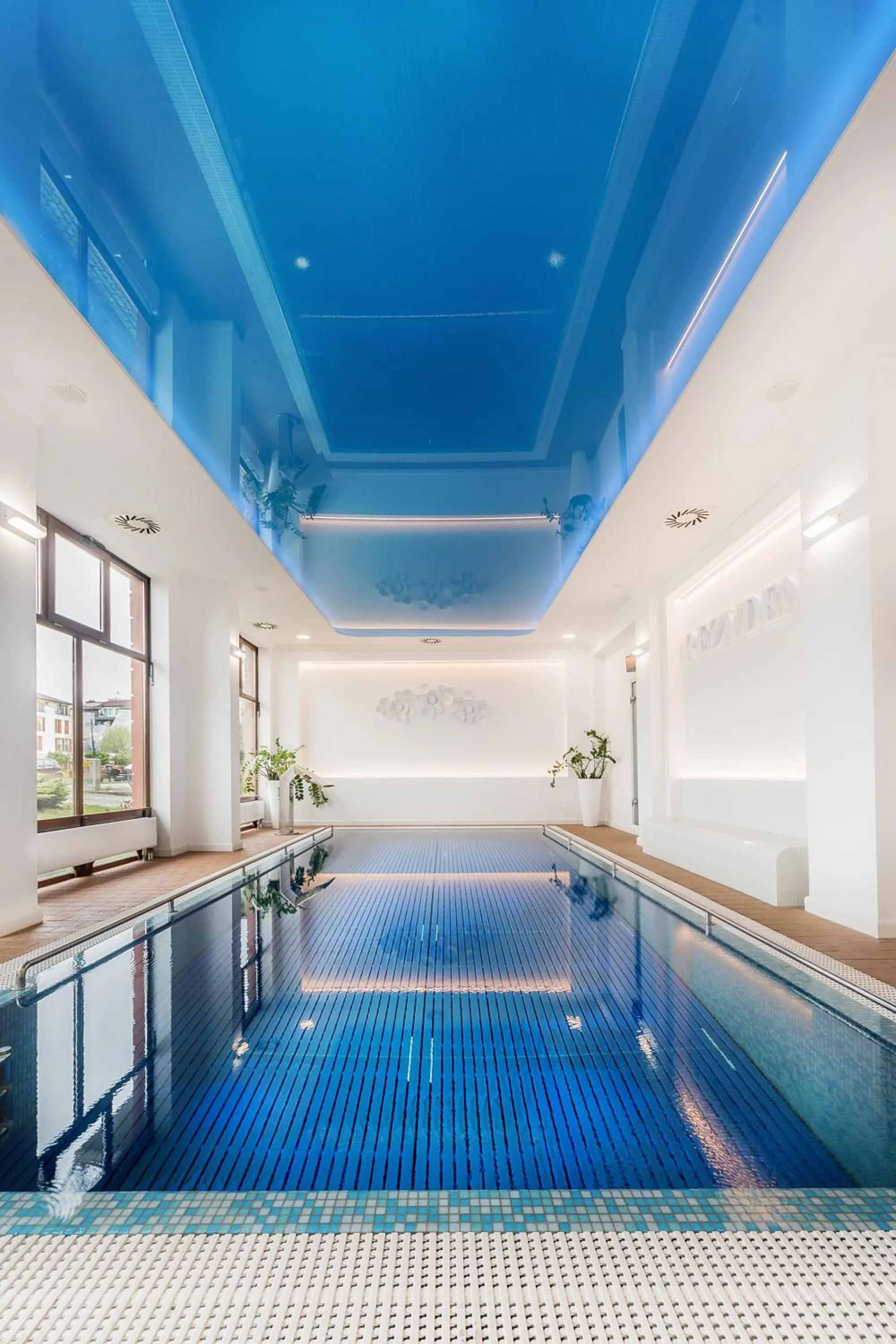 Swimming pool in Rezydent Resort