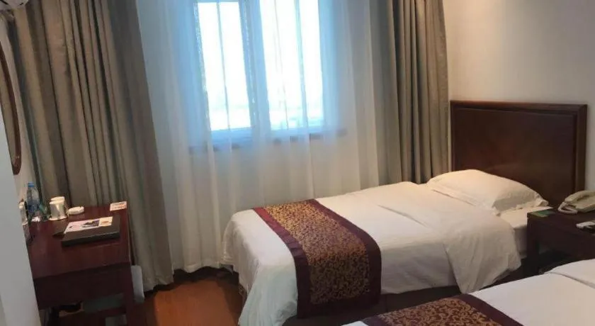 Bed in GreenTree Inn Suzhou Wuzhong