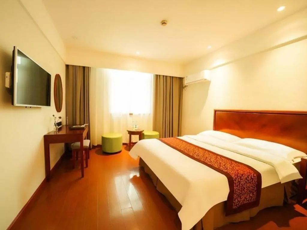 Bed in GreenTree Inn Suzhou Wuzhong