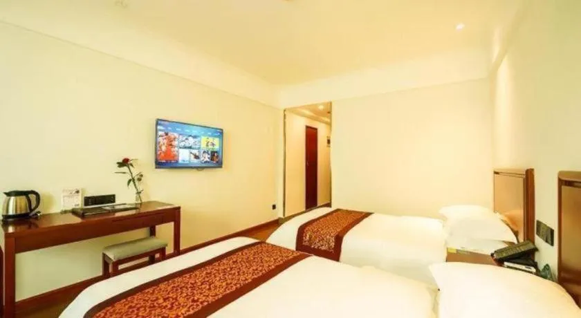 Bed in GreenTree Inn Suzhou Wuzhong