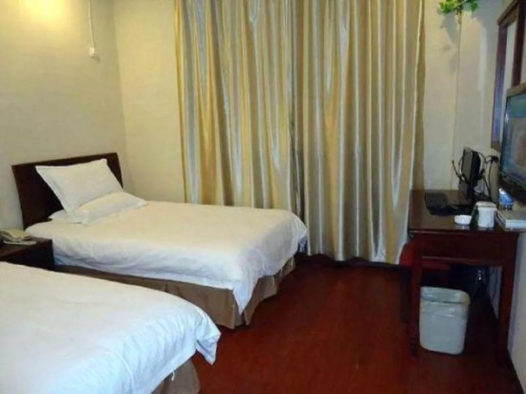 Bed in GreenTree Inn Suzhou Wuzhong