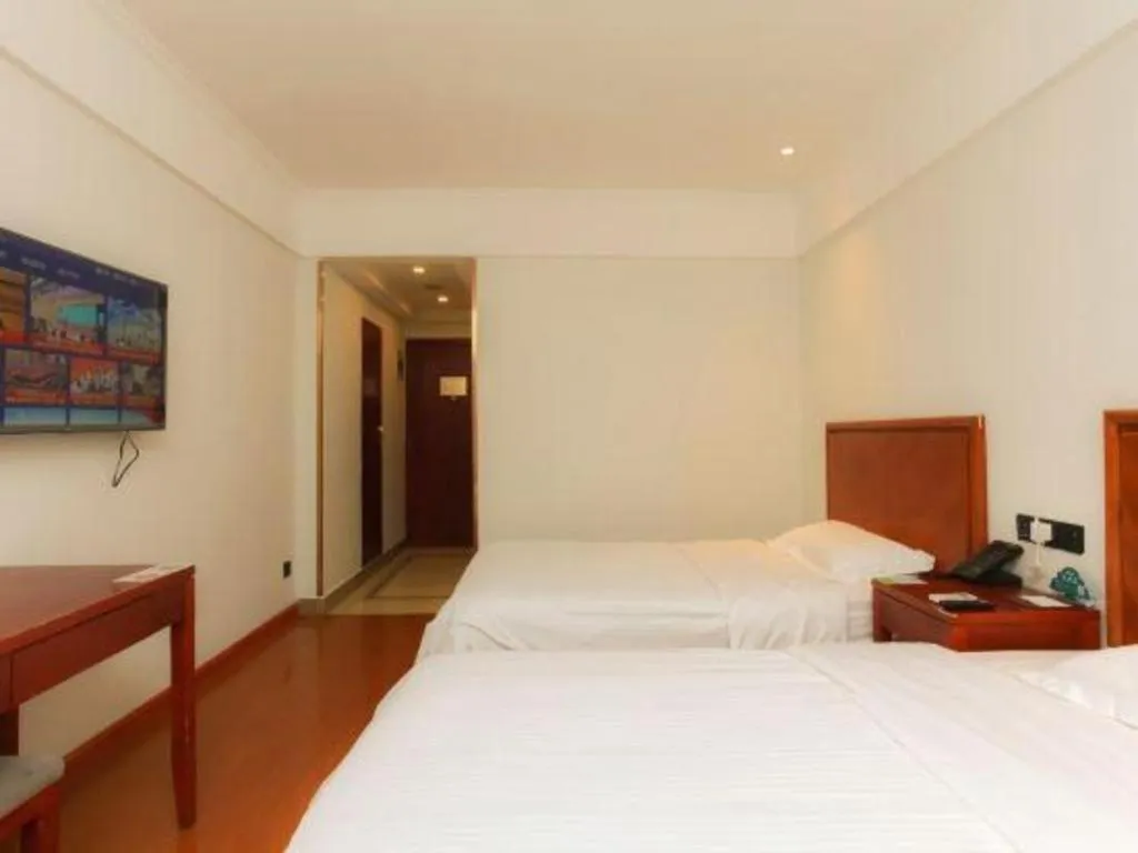 Bed in GreenTree Inn Suzhou Wuzhong