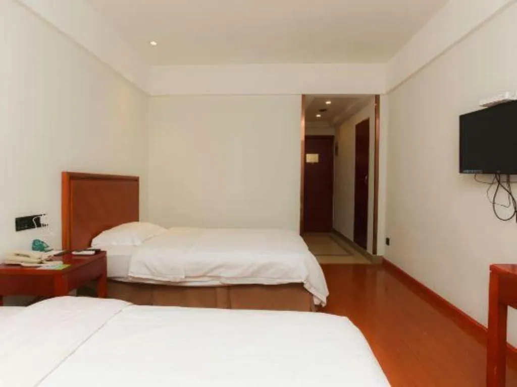 Bed in GreenTree Inn Suzhou Wuzhong