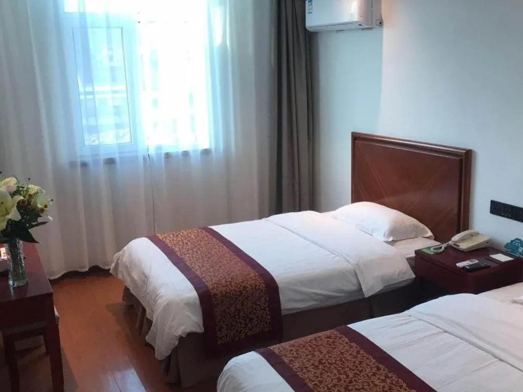 Bed in GreenTree Inn Suzhou Wuzhong