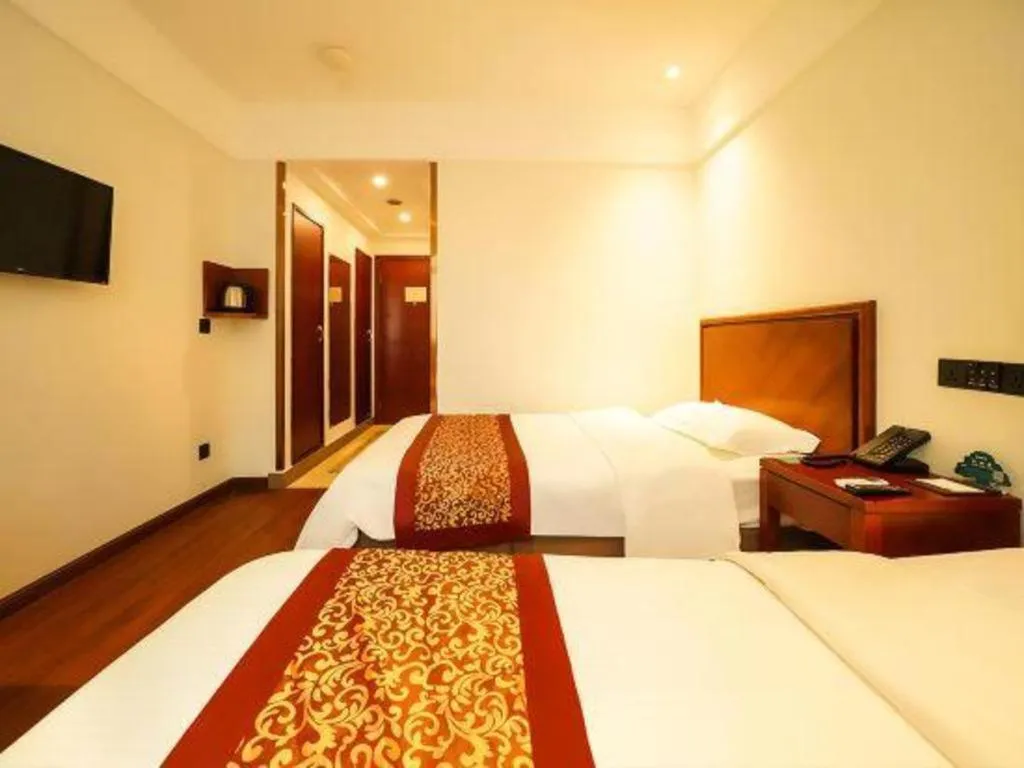 Bed in GreenTree Inn Suzhou Wuzhong