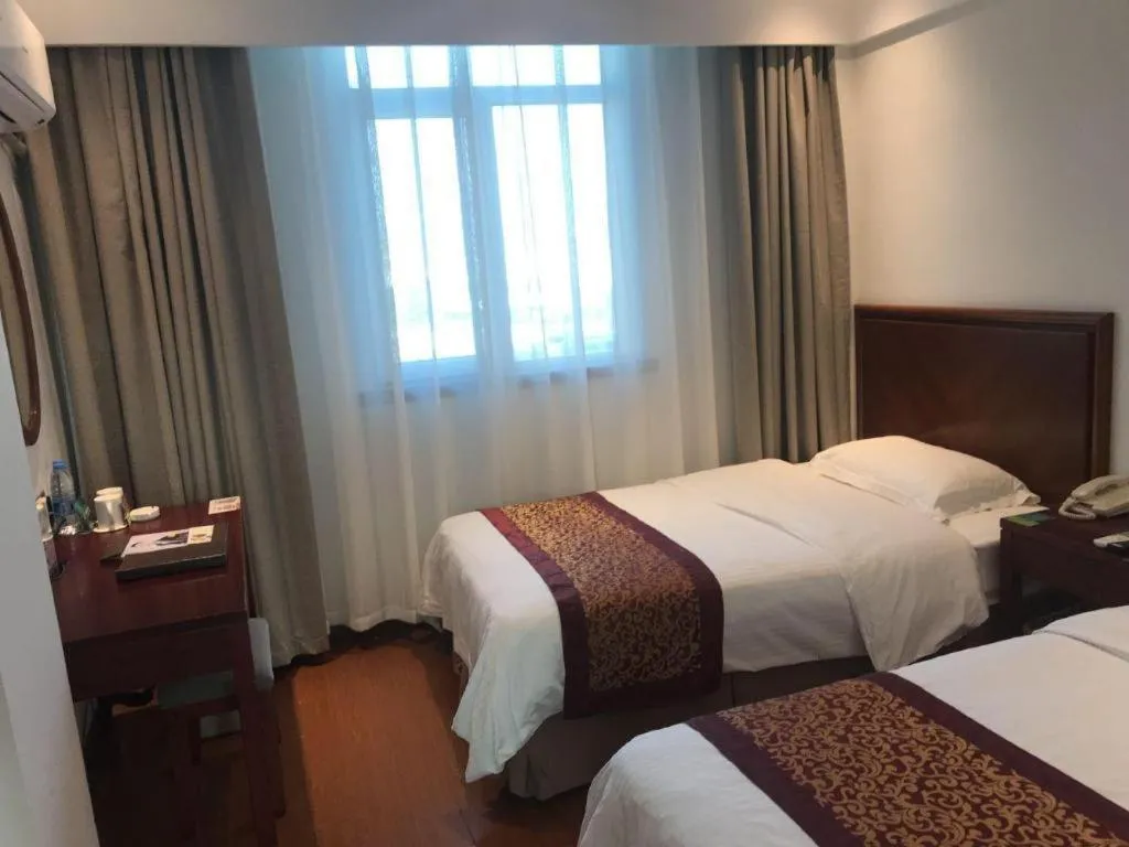 Bed in GreenTree Inn Suzhou Wuzhong